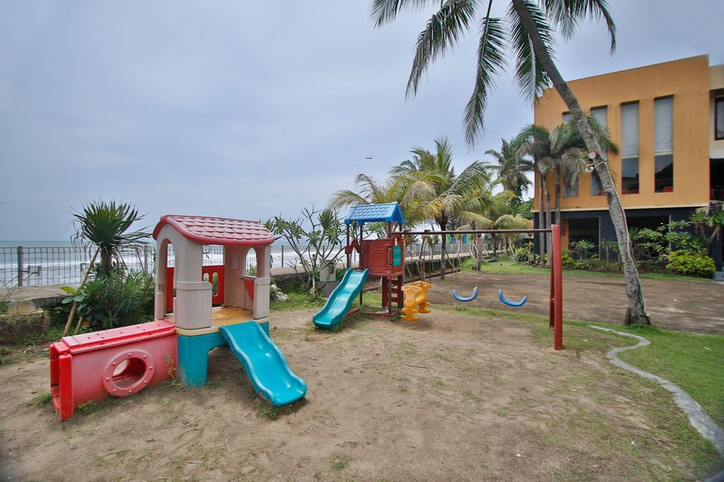 The Jayakarta Anyer Hotel Екстериор снимка