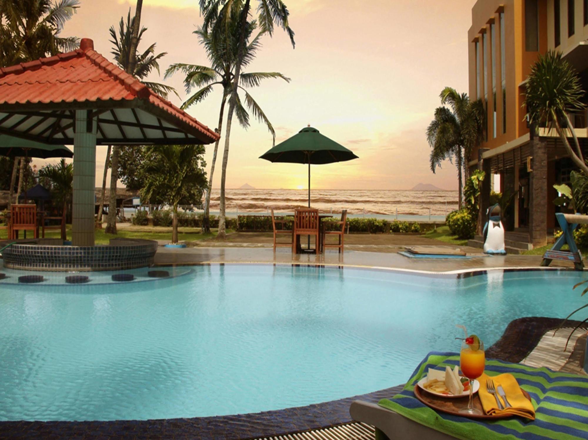 The Jayakarta Anyer Hotel Екстериор снимка
